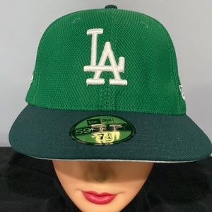 NWT! 2018 PLAYERS/COACHES ONLY St Patrick’s Day Dodgers ST 7 1/4 Cap.